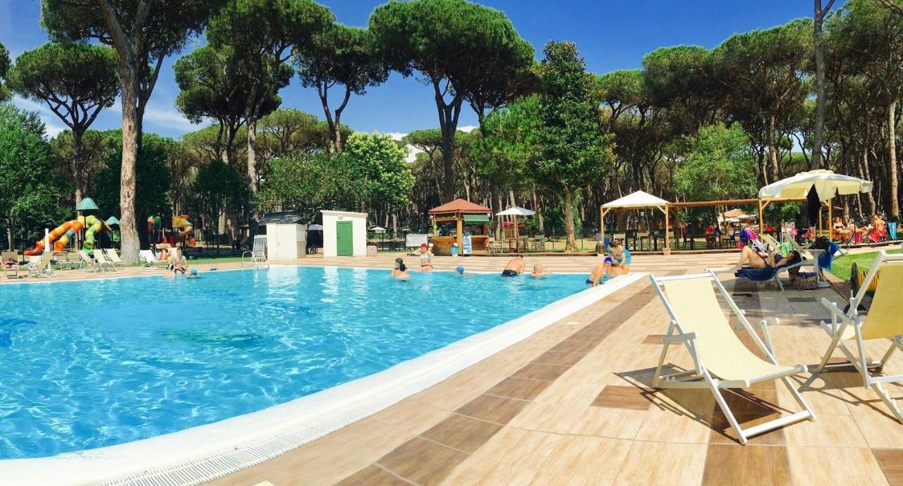 Isola Verde Camping Village נטונו
